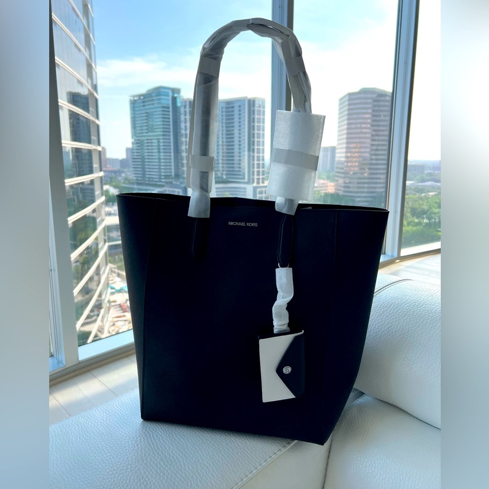 Michael Kors Vincent Large Saffiano Leather Tote Bag With Card Case